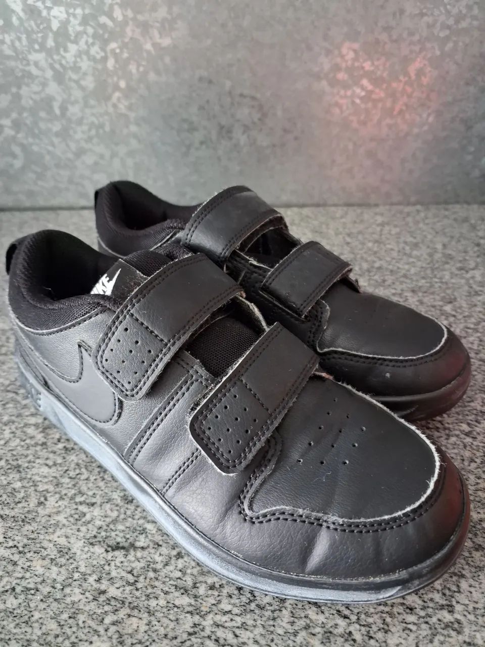 Tênis Nike Preto pra escolas - Foto 3