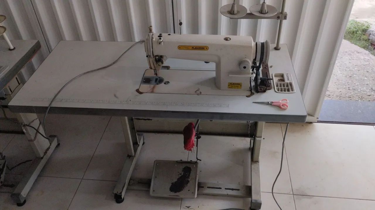 Máquina de costura  - Foto 2