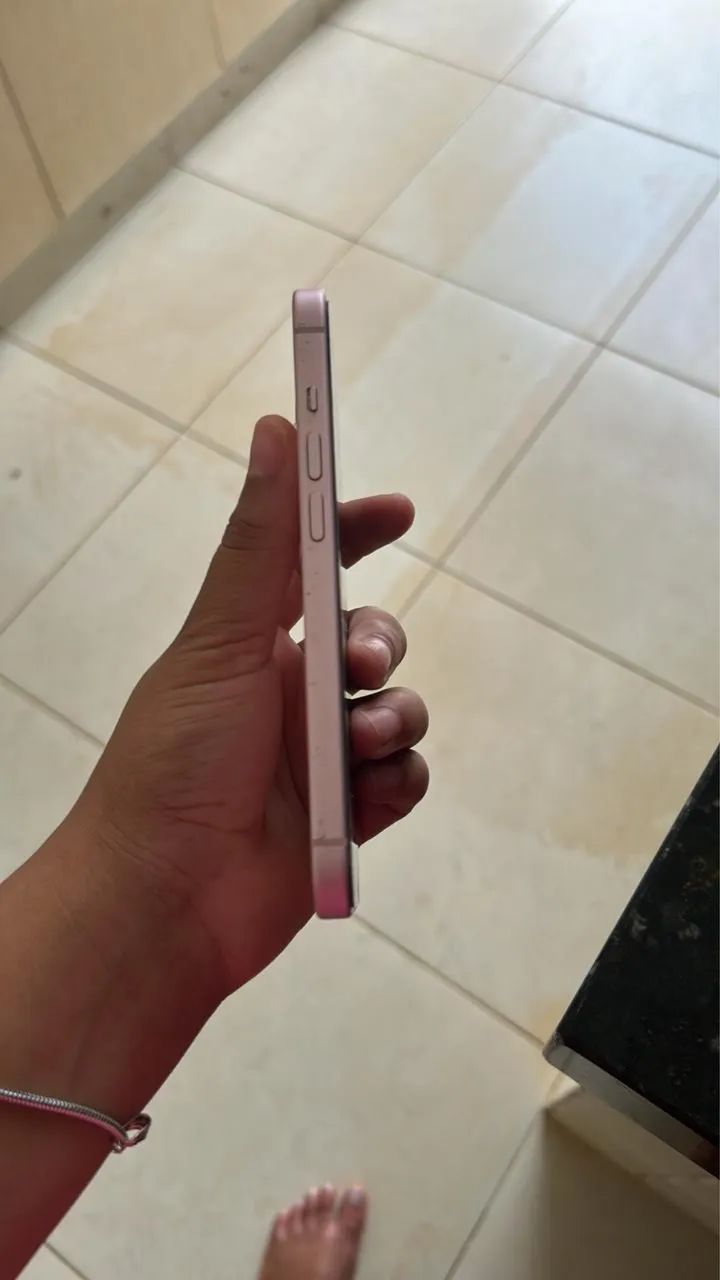 iPhone 15 rosa 