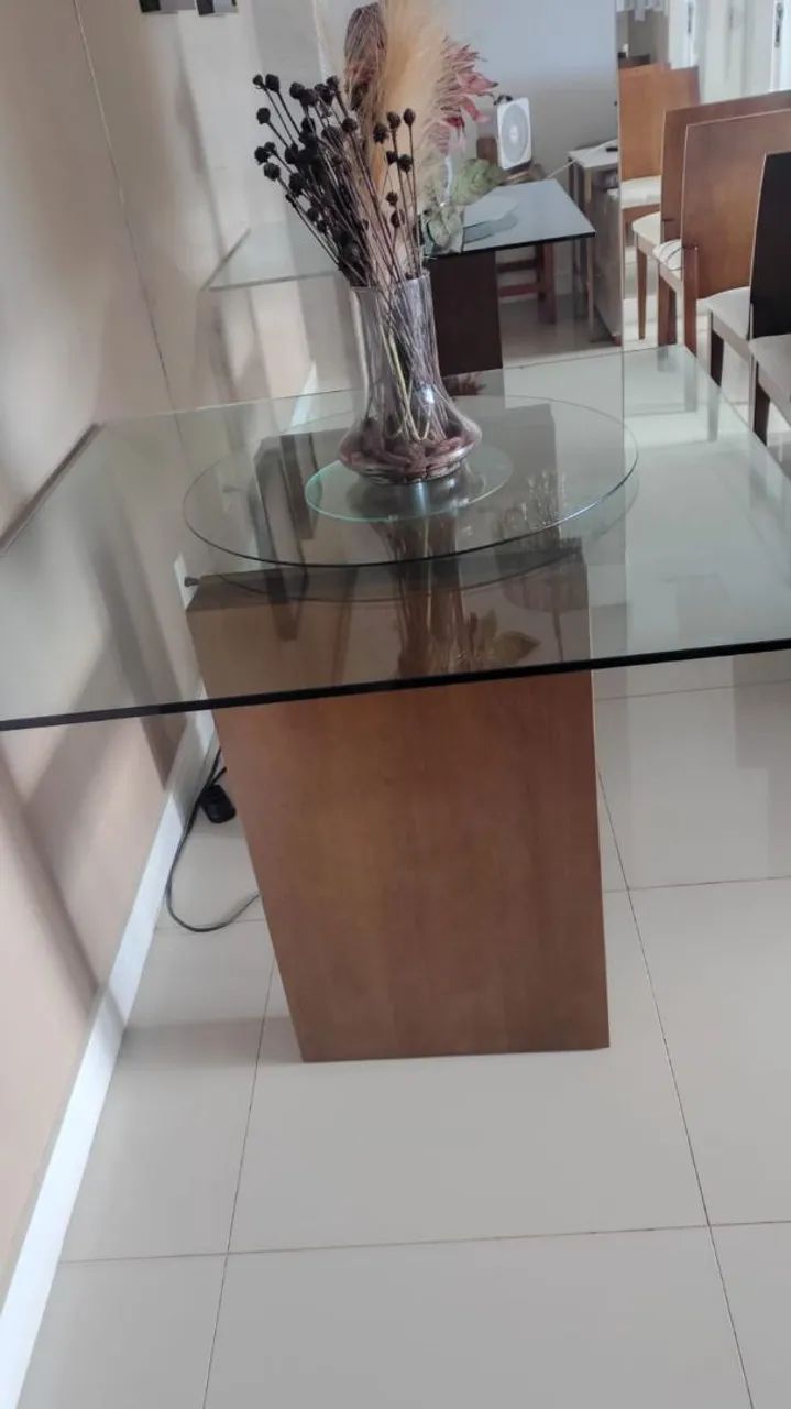 Mesa de madeira com tampo de vidro - Foto 3