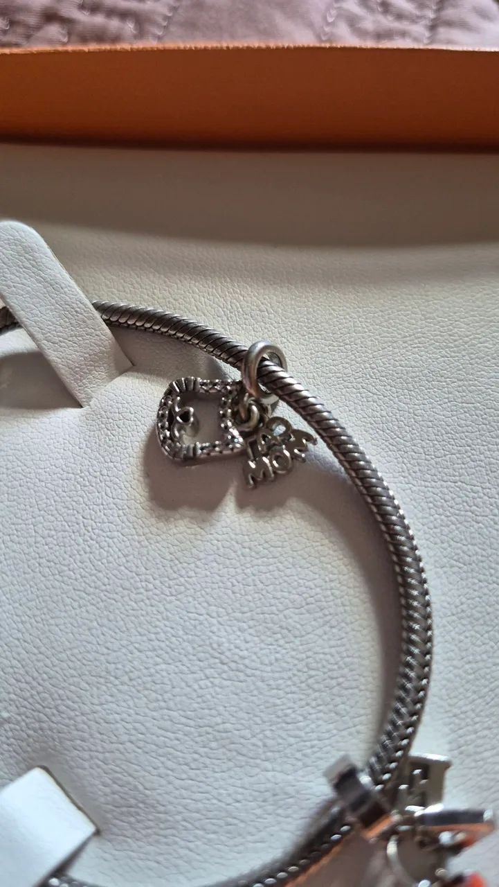 Pulseira Life Vivara original com 2 berloques - Foto 4