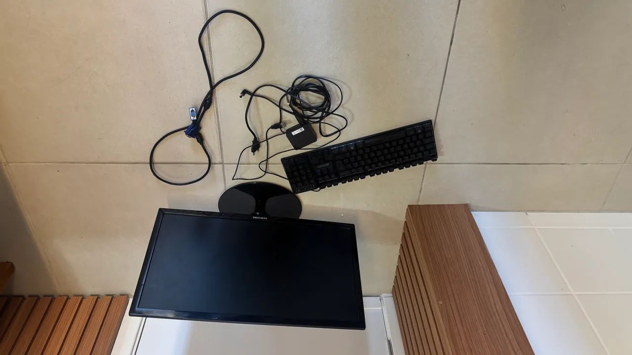Vendo Monitor Samsung 24 polegadas  - Foto 4