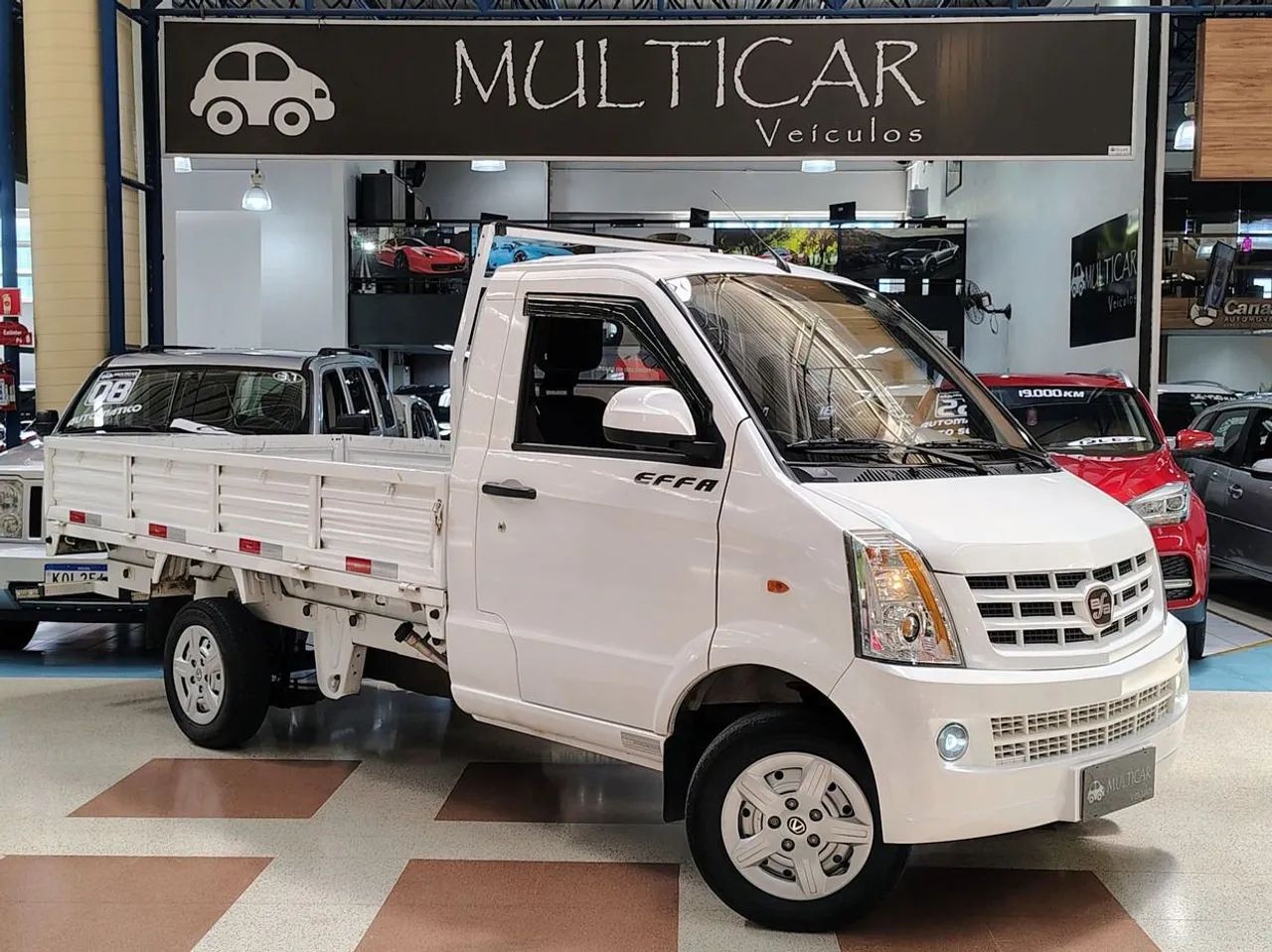 VENDO CARROCERIA DA Effa ano 2004