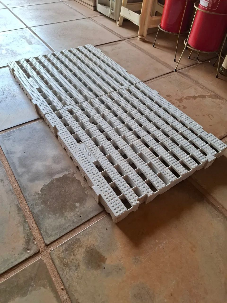 Pallet MARFINITE branco (100cm x 50cm de 5 cm de altura)  - Foto 2