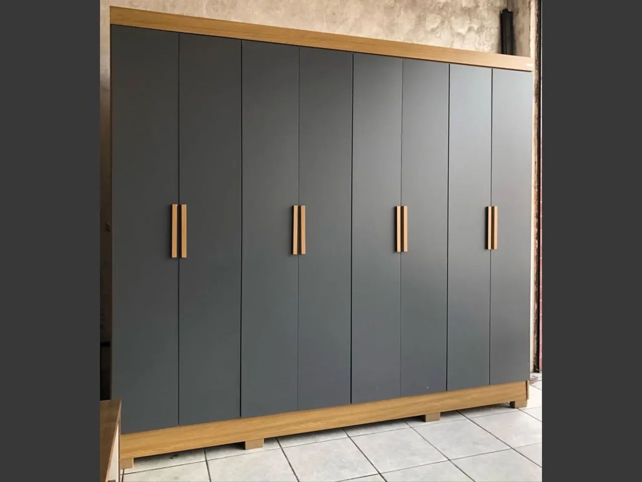 Guarda roupa de casal, Lançamento!