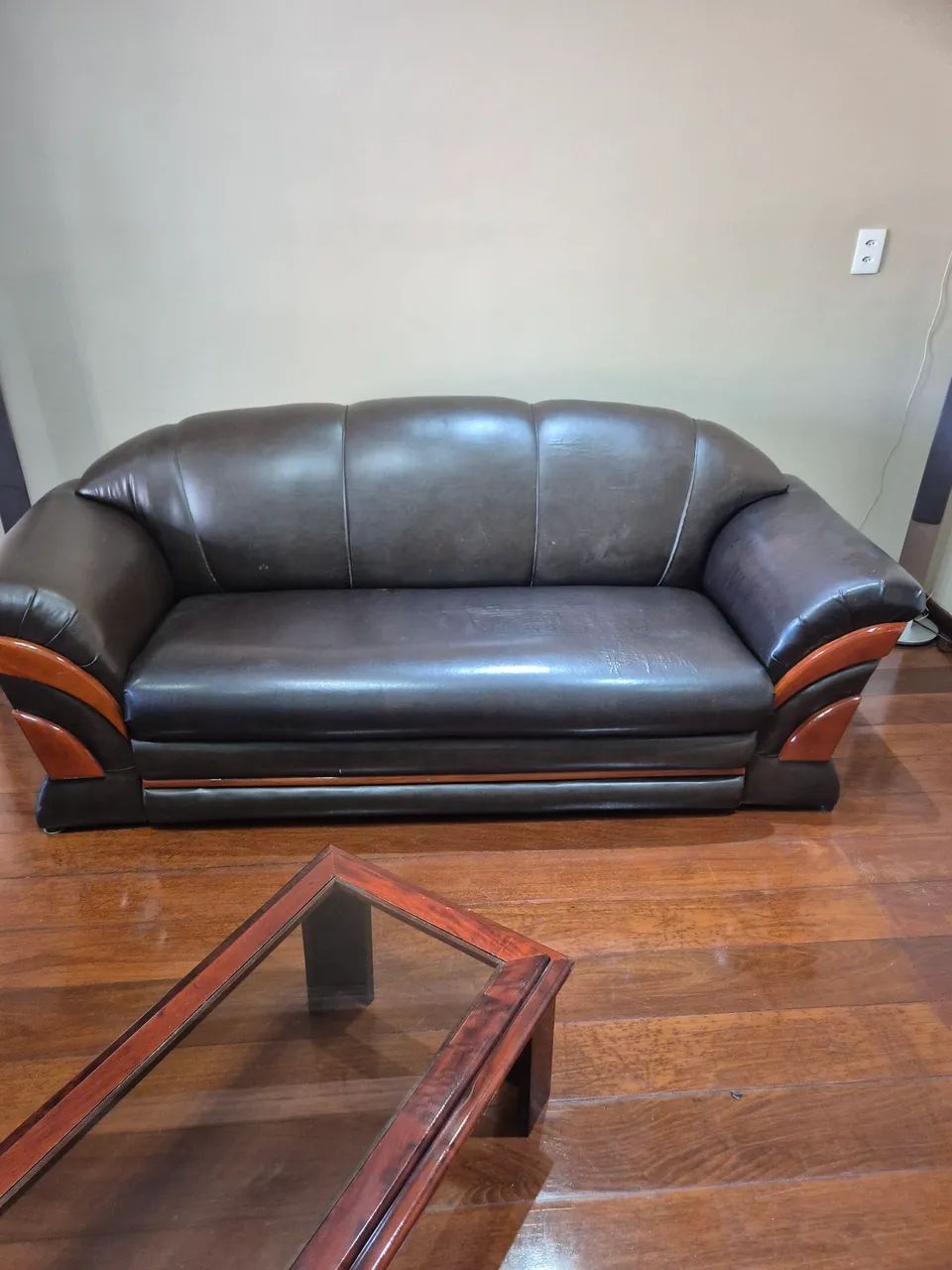 CONJUNTO DE SOFÁ COM MESA DE ESTAR