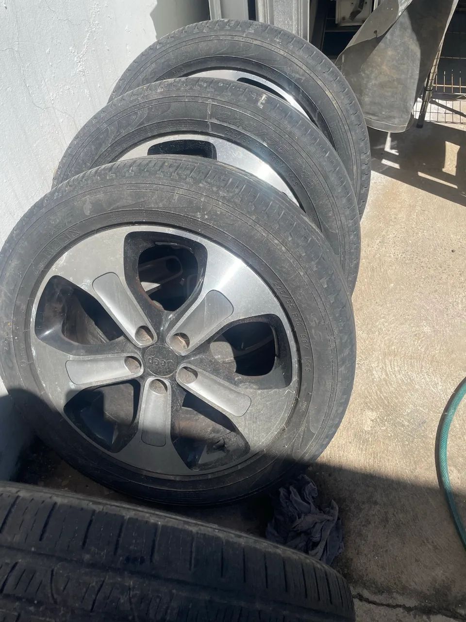 Rodas e pneus da Jeep compass - Foto 5