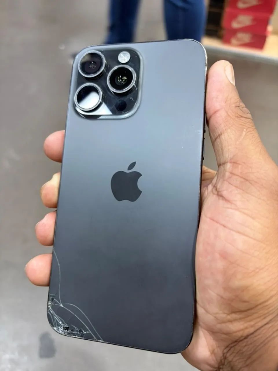 iPhone 15 Pro Max - 256GB  - Foto 4