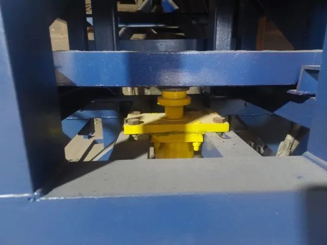 MAQUINA DE BLOCO DE CONCRETO  - Foto 6