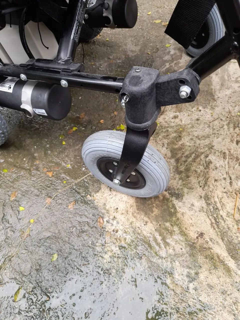 Cadeira de rodas motorizada 