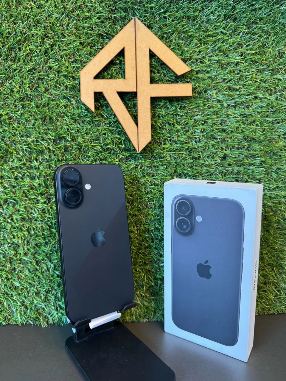 iPhone 16