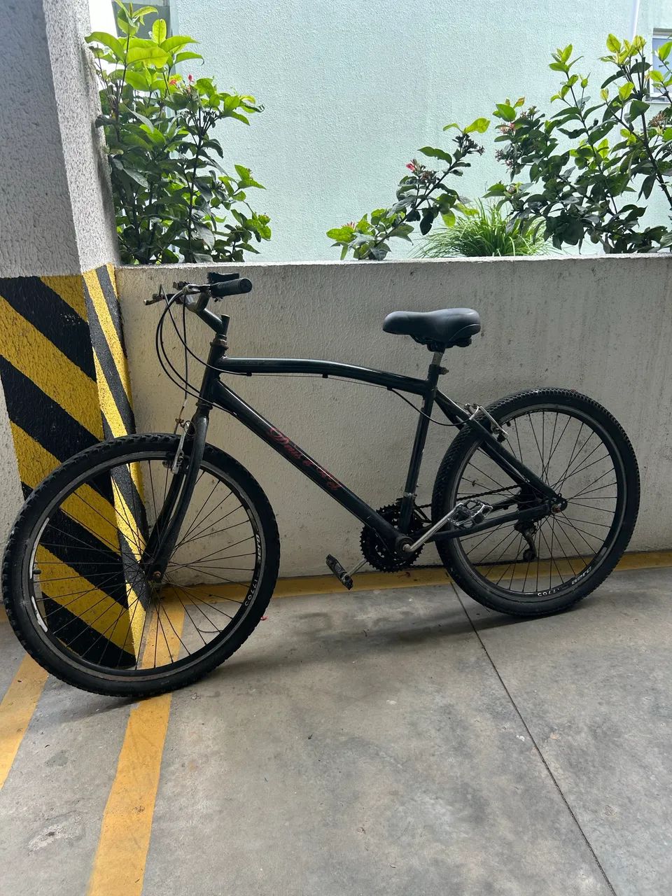 Vendo bike em perfeito estado , Aro 26 e com marcha 