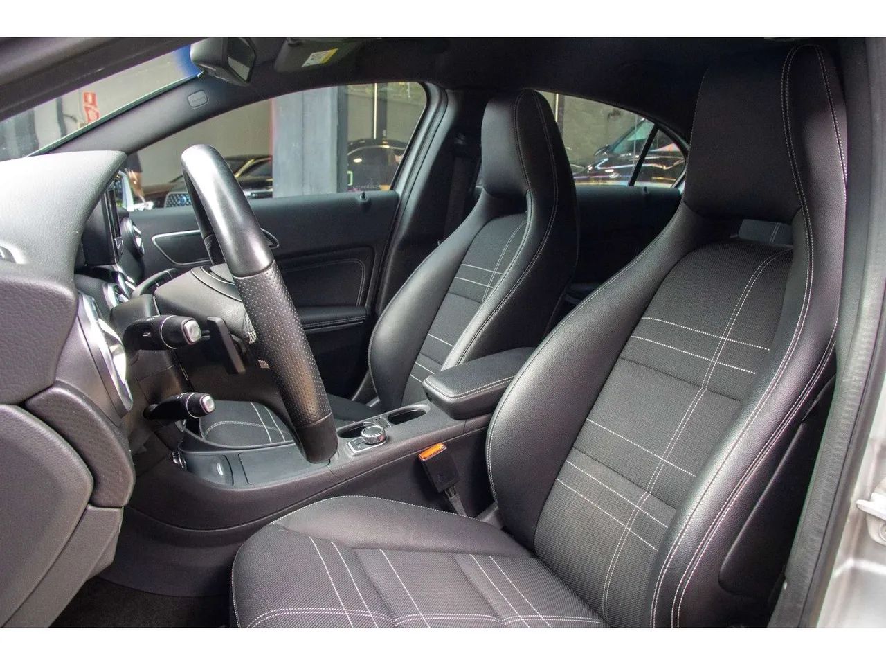 Mercedes-Benz Classe A A-200 A 200 1.6 Turbo, foto 12 de 16