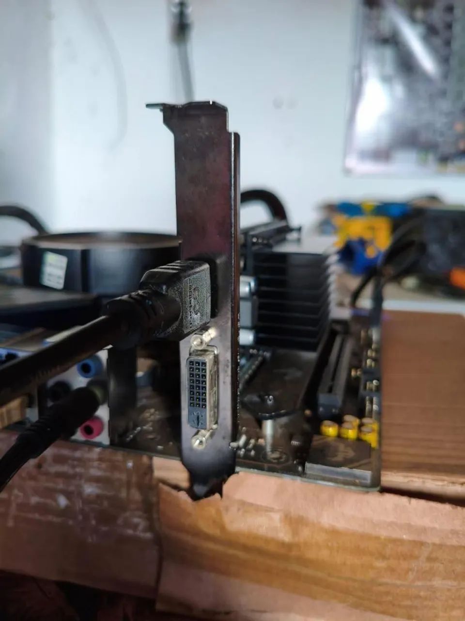Gt 1030 ddr4 evga 2 GB - Foto 2