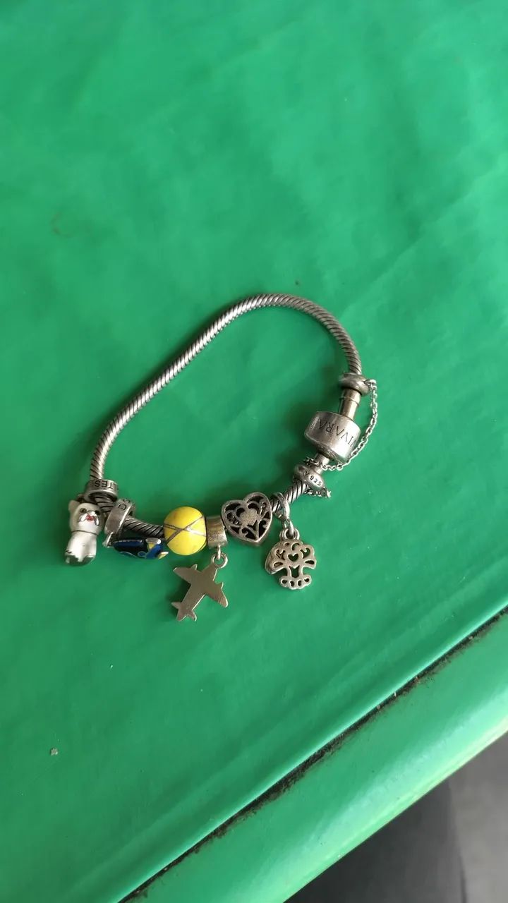  pulseira em prata Vivara 