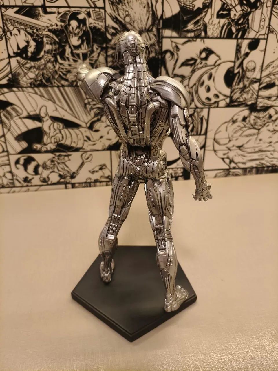 Ultron Iron Studios  - Foto 3