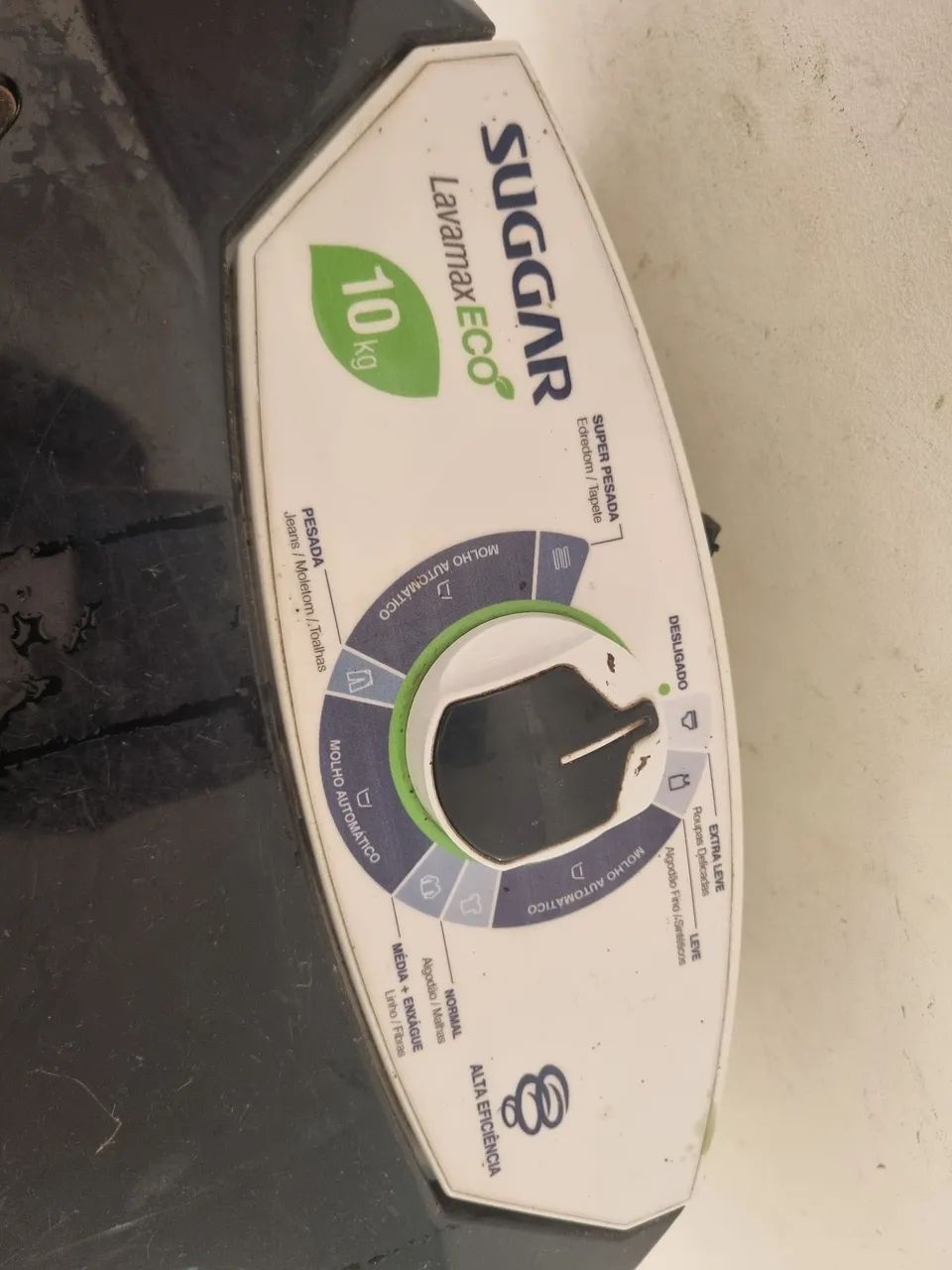 Um tranquilo de lavar roupa 