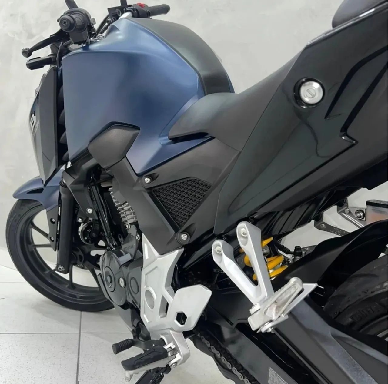 CB300F TWISTER ABS - Foto 4