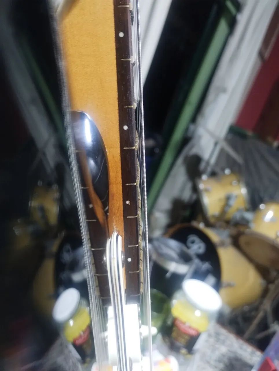 Guitarra Memphis stratocaster revisada pelo luthier, super confortável de tocar  - Foto 3