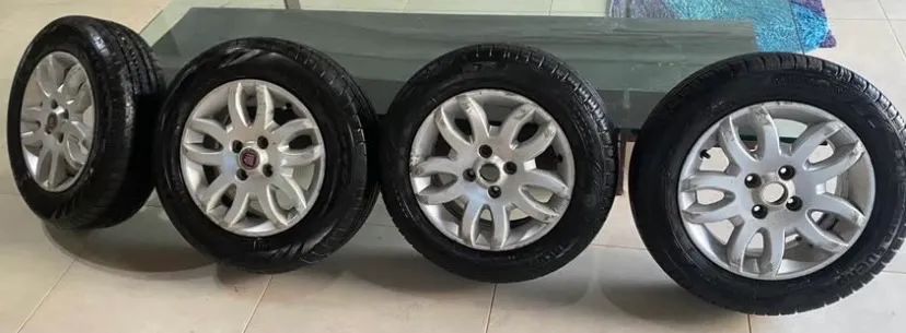 Roda 14 Fiat Doblo + 4 pneus excelente estados - Foto 4