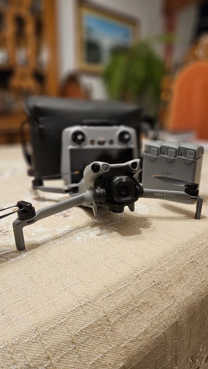 Drone DJI Mini 5 Pro Fly More Combo Plus com DJI RC 2<br>Descrição - Foto 2