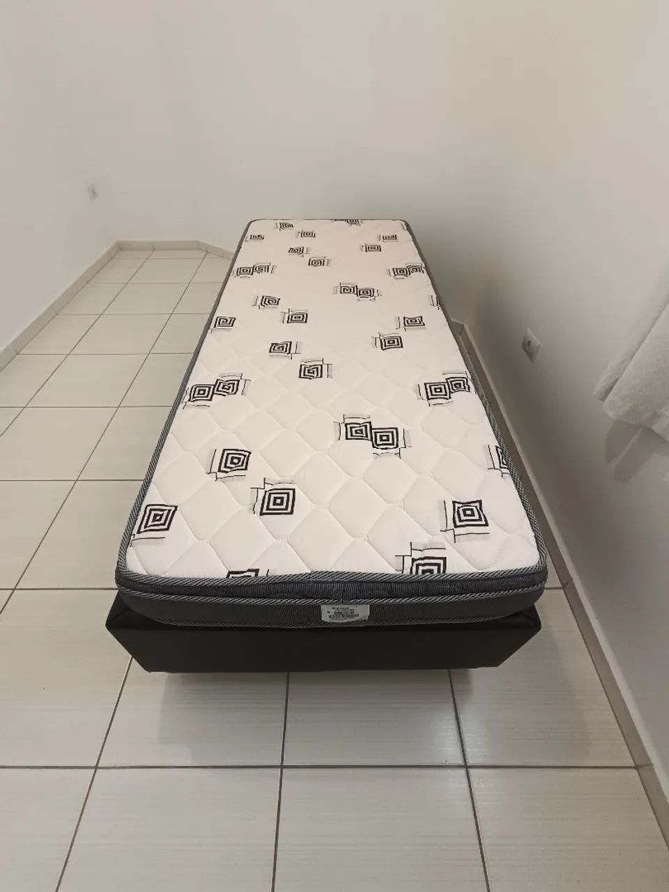 Box + colchão solteiro novo