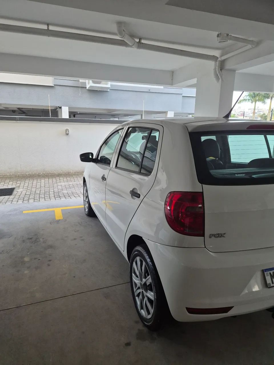 Volkswagen Fox 1.0 MI Total Flex 8V 5P 2014 - Foto 4
