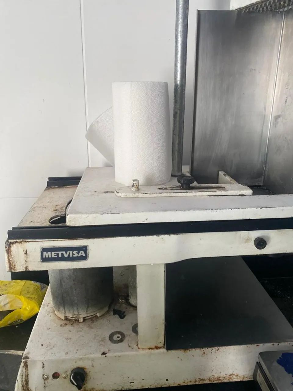 Vendo balcão expositor e fatiadeira de frios - Foto 4