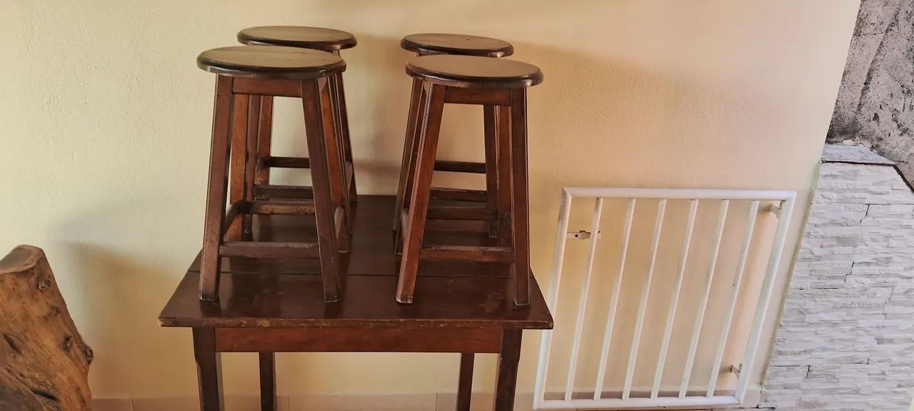 Mesa de madeira maciça  - Foto 4