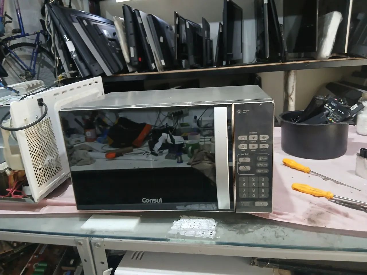 Consertos de tvs e micro-ondas 