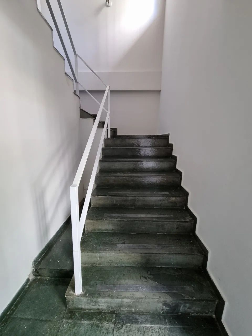 Aluga-se sala no Lourdes - Foto 2