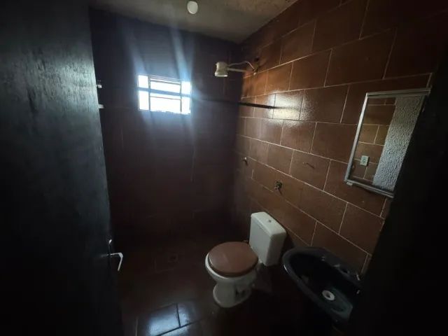 Alugo casa com galpão comercial, no bairro Centenário - Foto 5