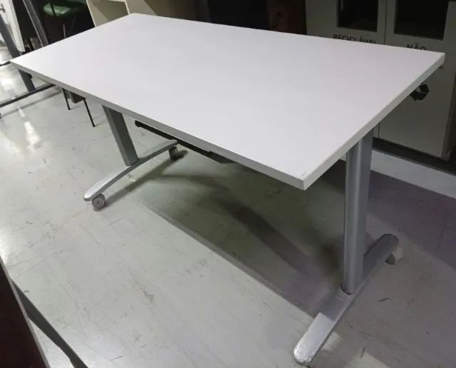 Mesa Cinza Dobrável Para Escritório - Foto 4