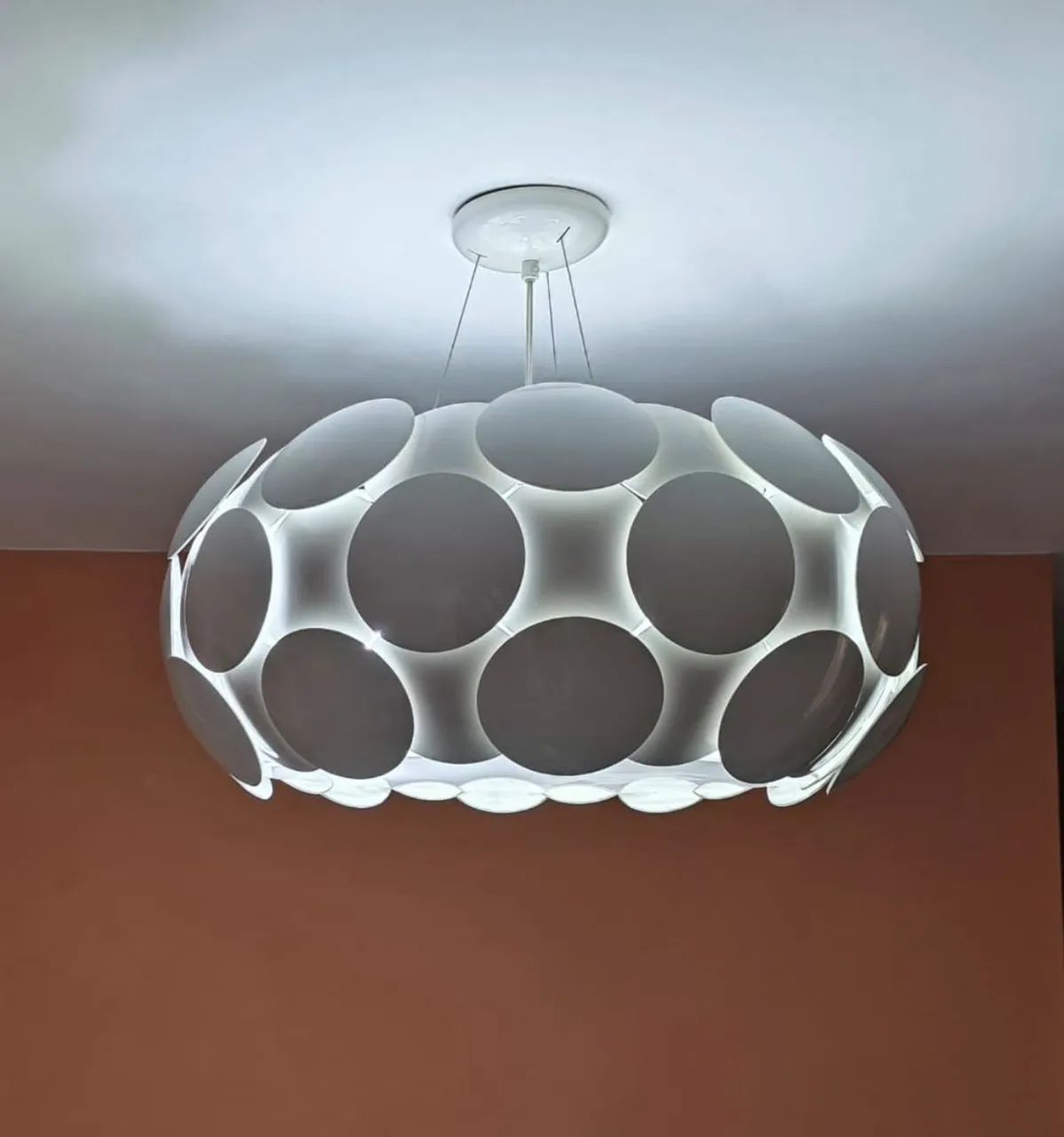 Lustre pendente moderno, na cor branca