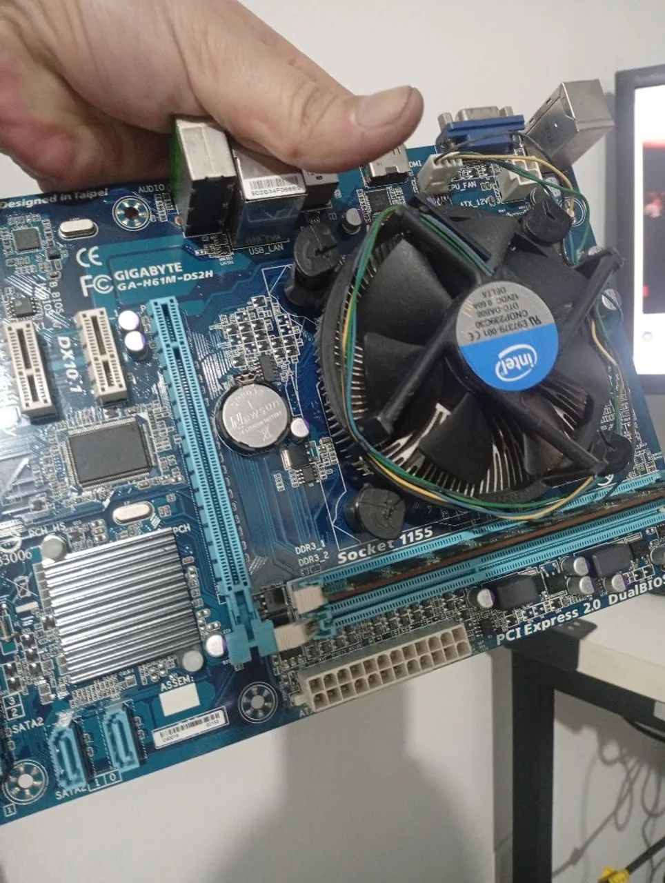  Kit Placa mãe 1155 core 3 ,4 giga - Foto 2