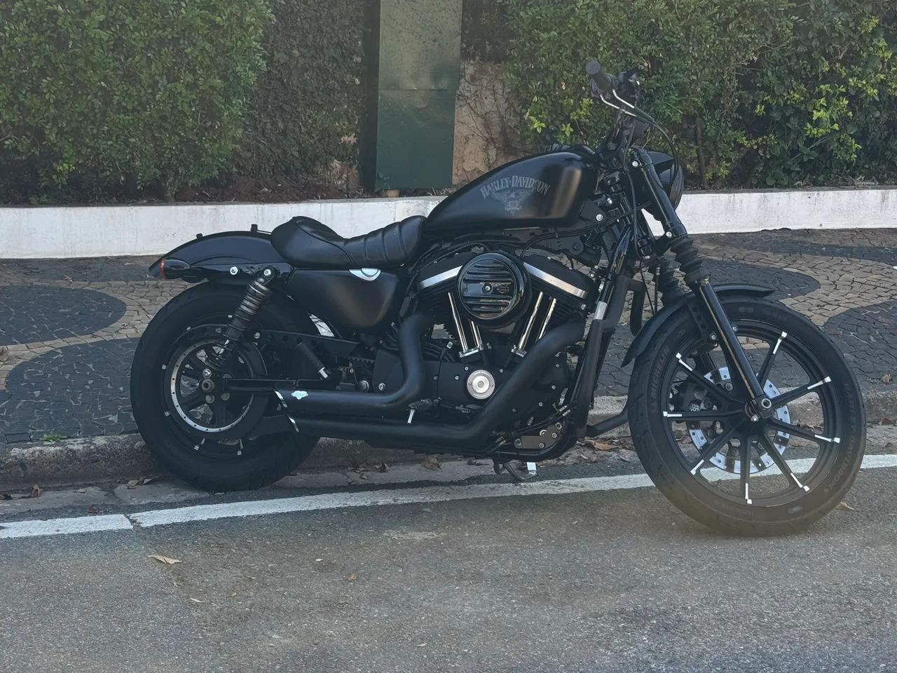 Harley Davidson Iron 883 2016 com 9.500km