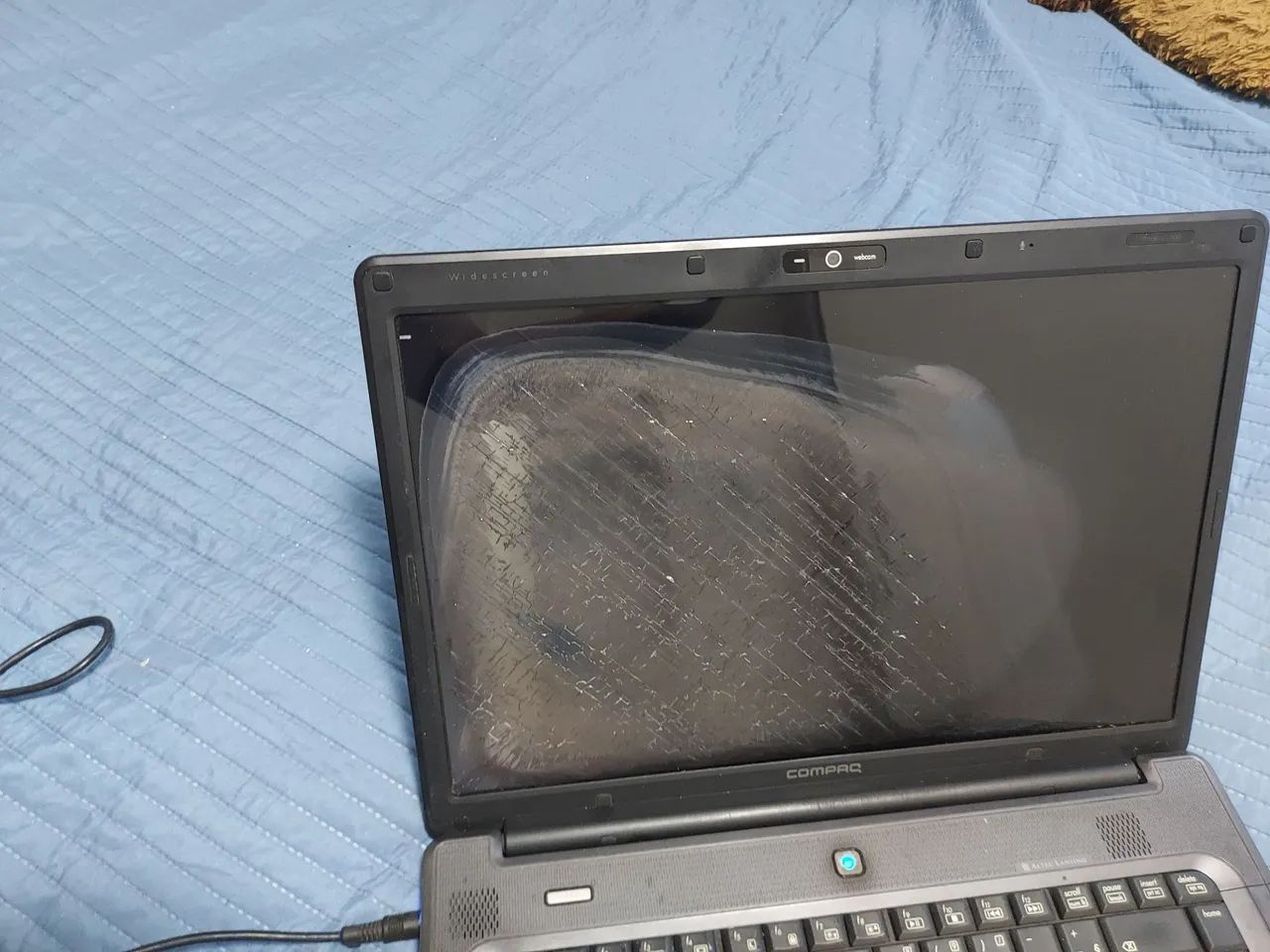 Vendo notbook compac  - Foto 3