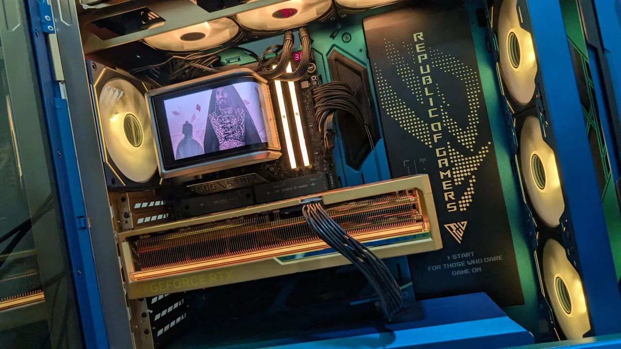 RTX 5090 Dhahab Edition - Foto 2