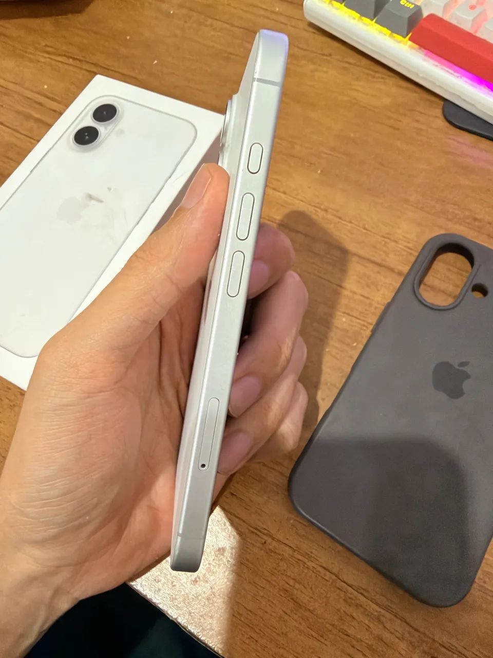 iPhone 16 128Gb garantia até 14 de abril de 2027 - Foto 3