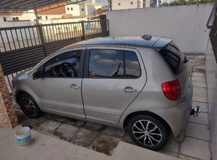 Volkswagen Fox Fox 1.0 Mi Total Flex 8V 5p 2014