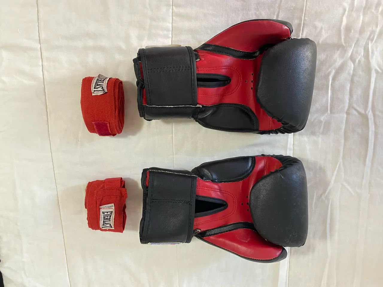 Luva de Boxe Title Classic (14 oz) + Ataduras Everlast - Foto 3