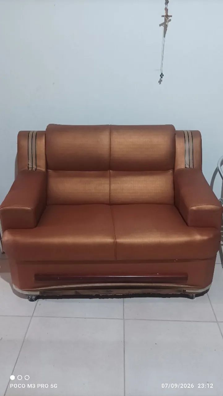  Sofa de dois lugares 