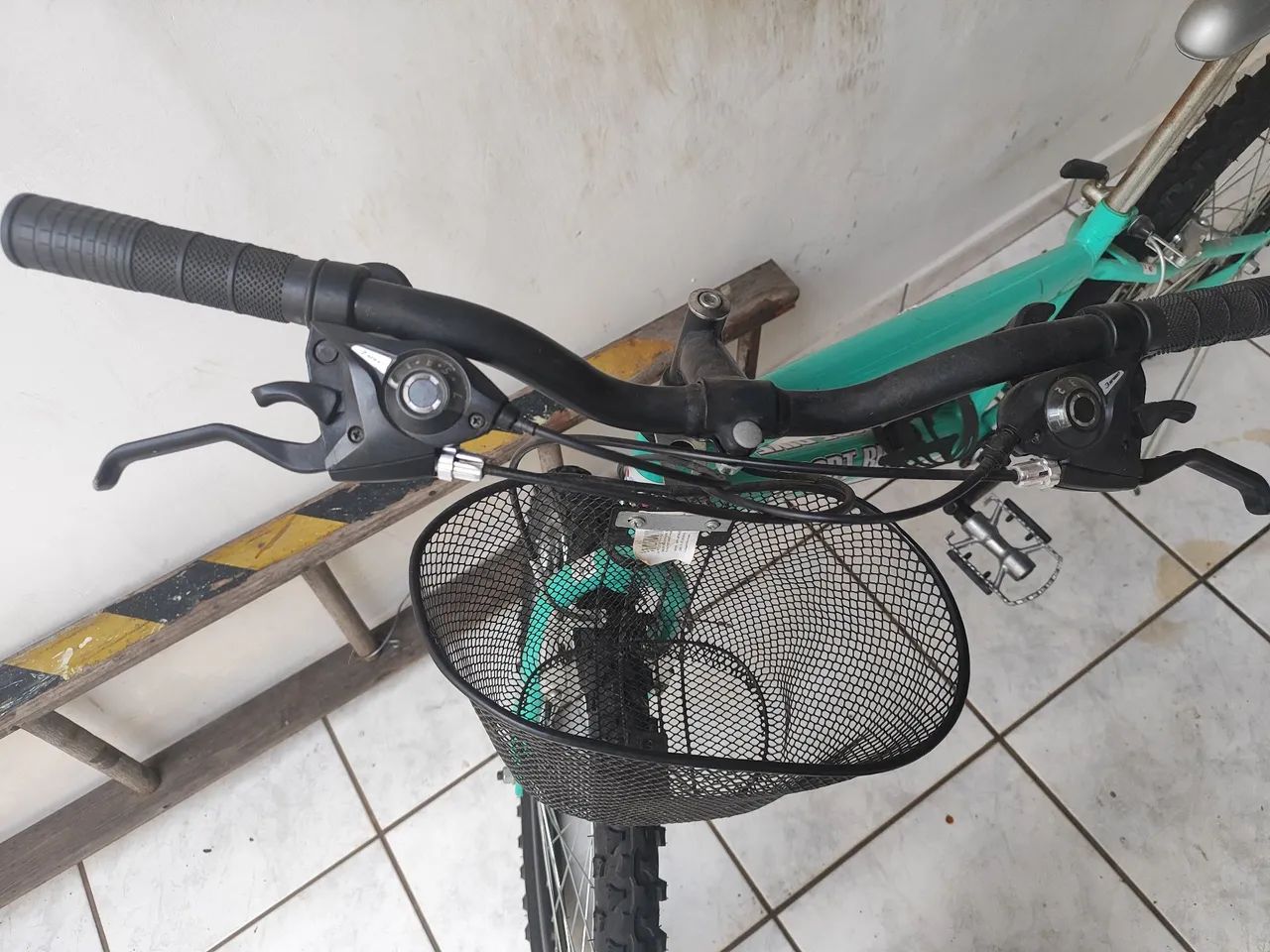 Bicicleta marchas aro 26 impecável  - Foto 4