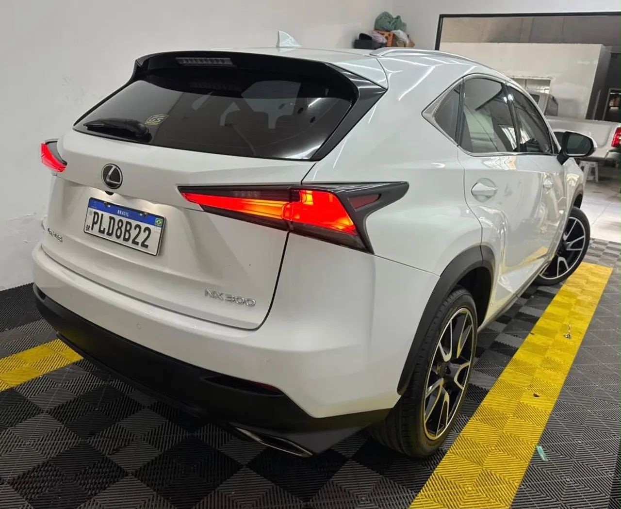 Lexus NX-300 Luxury 2.0 16V 238cv Aut., foto 16 de 20