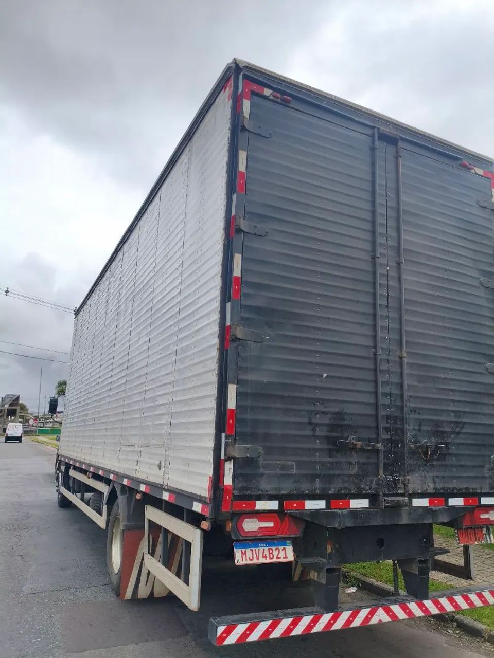 Baú alumínio 8.50m toco ou truck - Foto 3