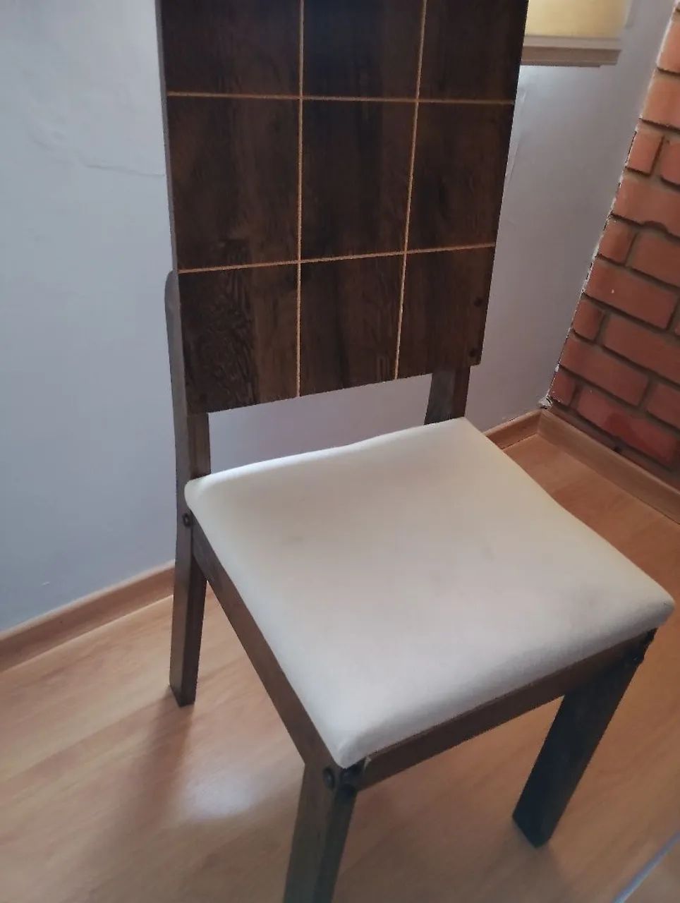 Vendo mesa com quatro cadeiras em ótimo estado de conservação  - Foto 5