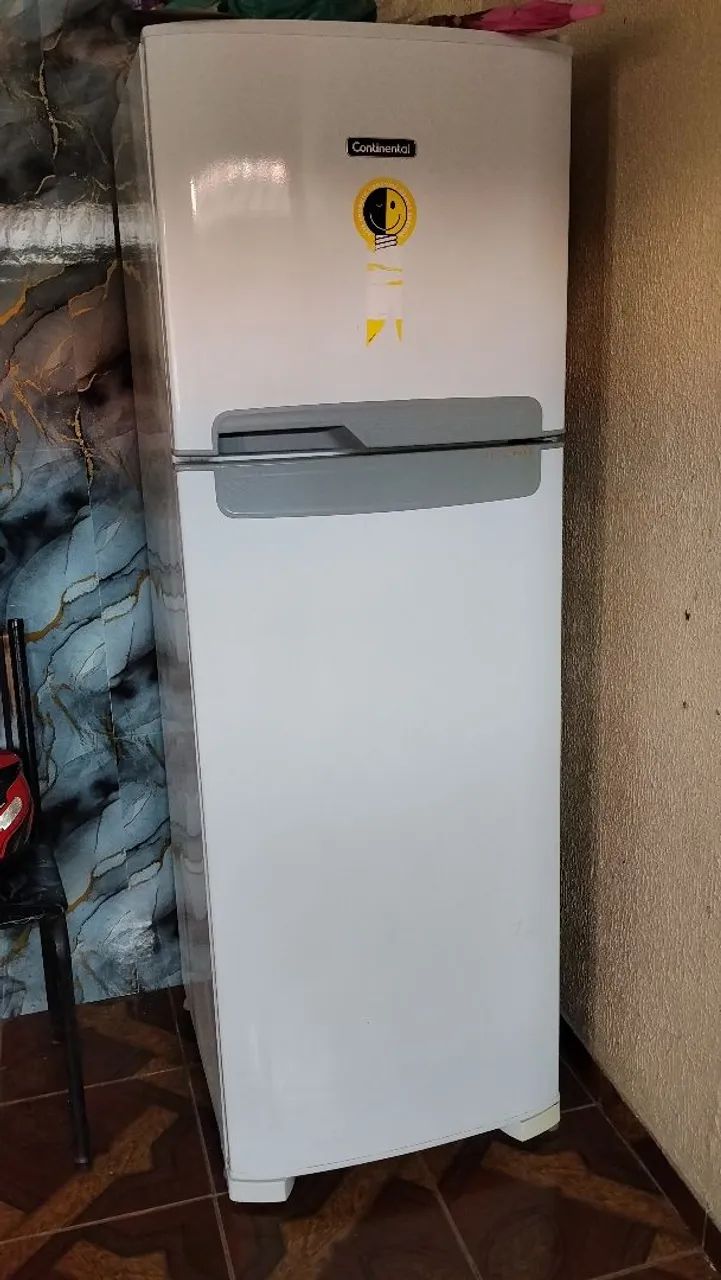 Geladeira semi nova (Continental) 