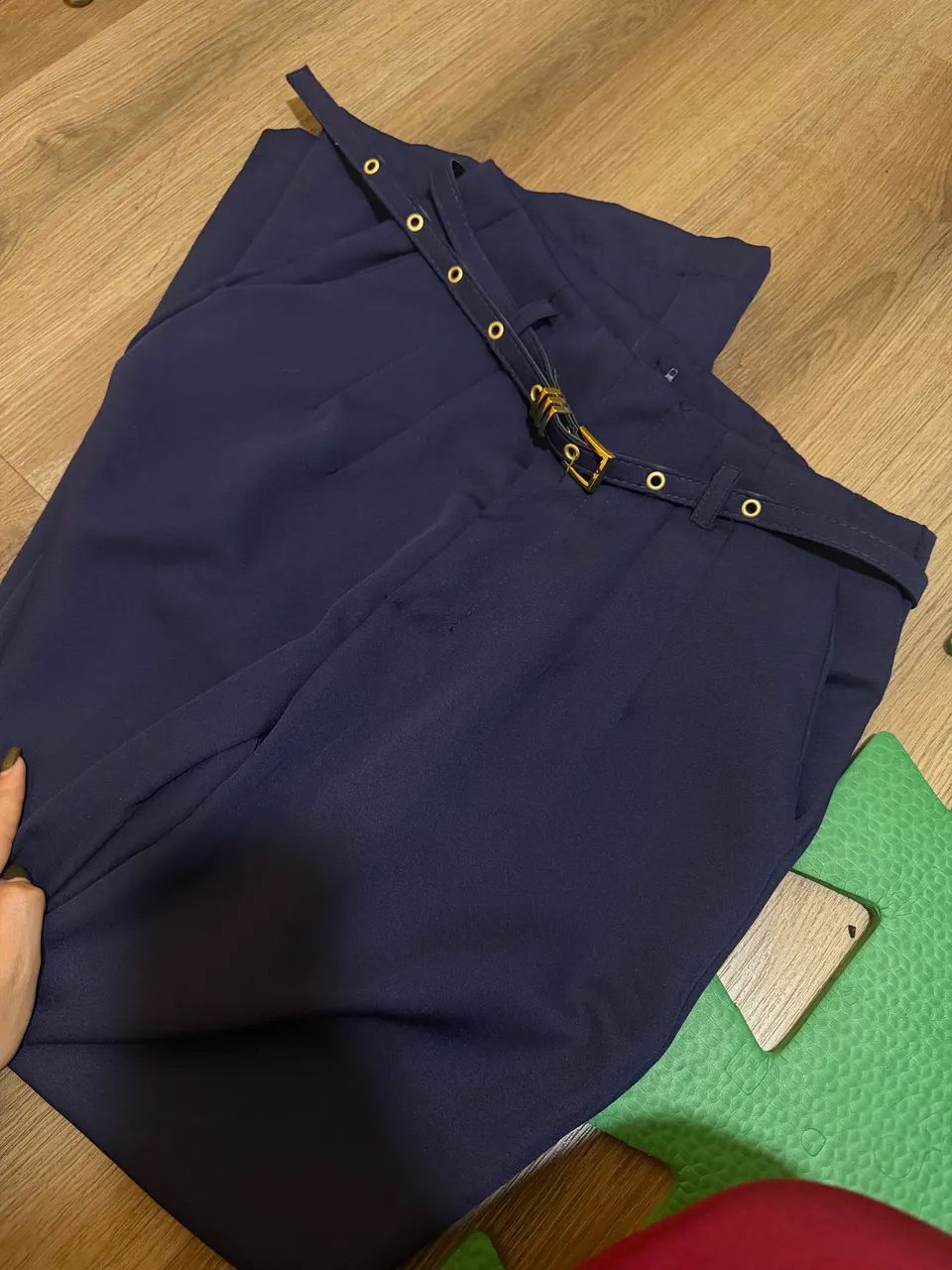 Vendo calça alfaiataria nova - Foto 2