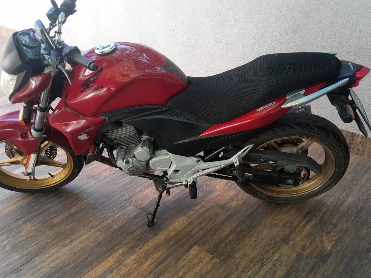 Moto CB 300 ano 2015 em ótimo estado de conservação  - Foto 2