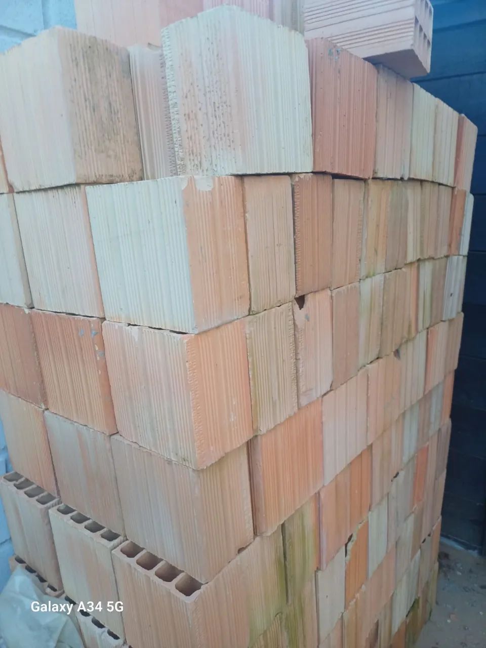 Vendo 290 tijolos 8 furos - Foto 2